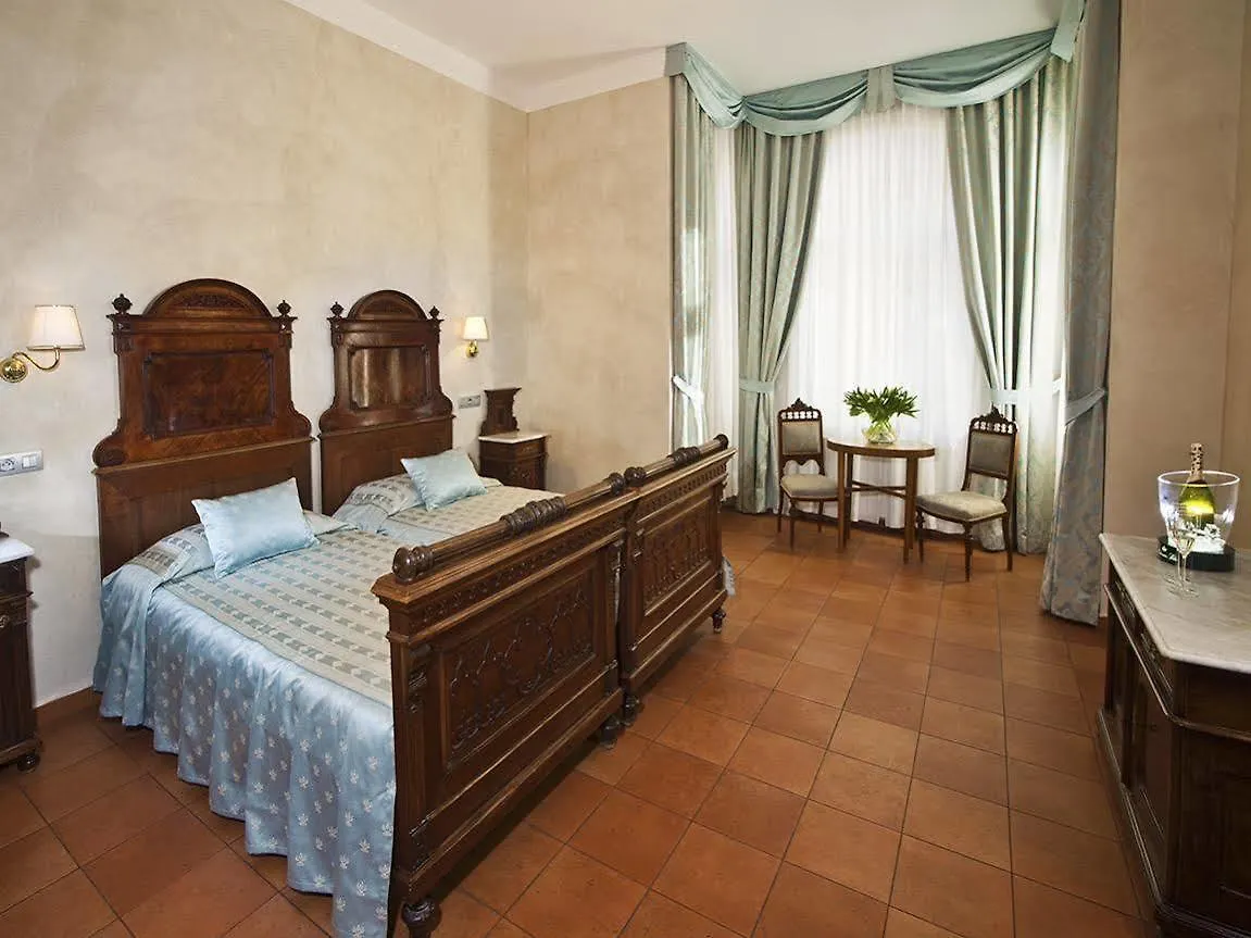 Hotel Caesar Прага