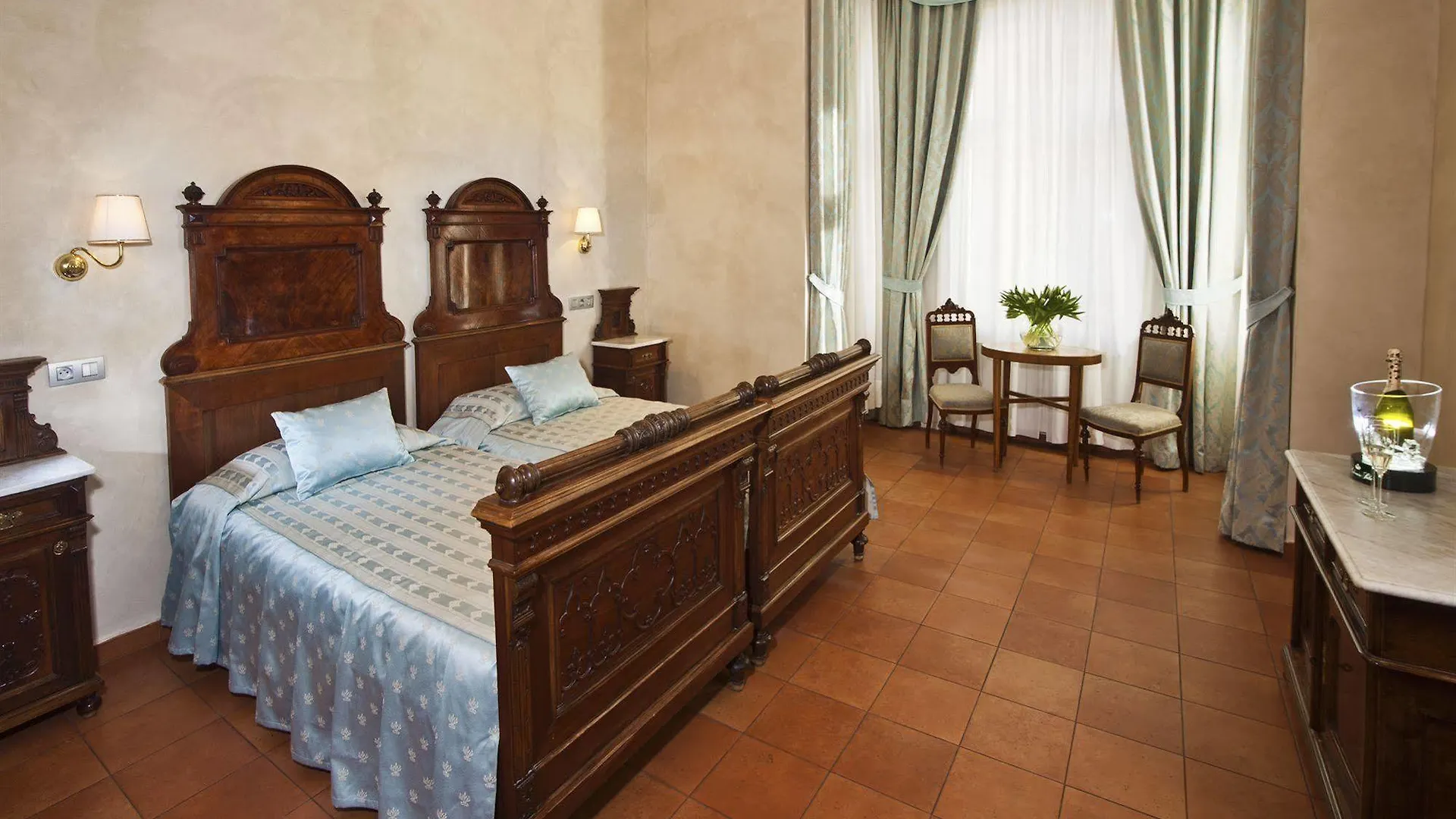 Hotel Caesar Πράγα 4*,
